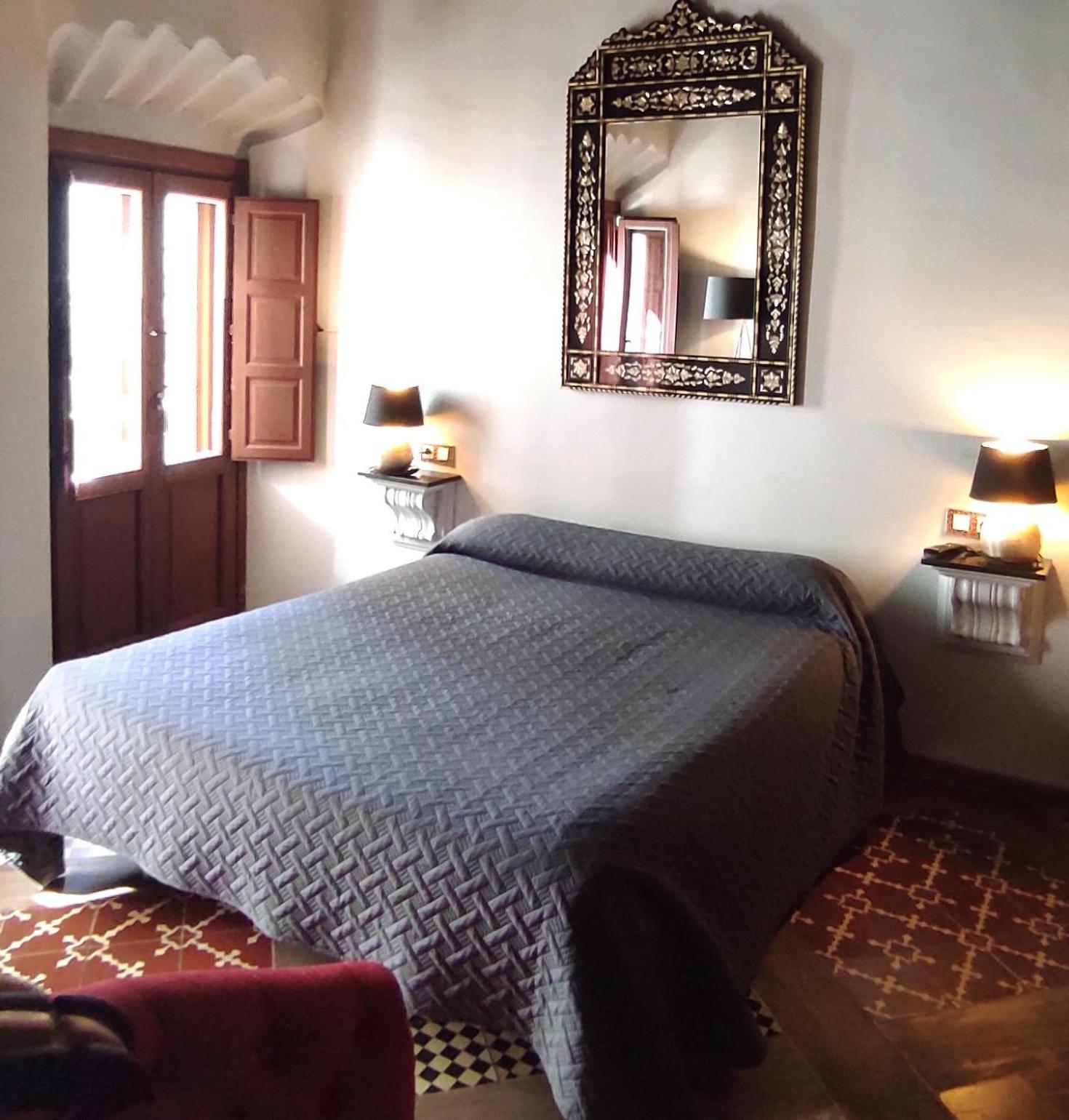 Hotel La Boheme Касерес Экстерьер фото