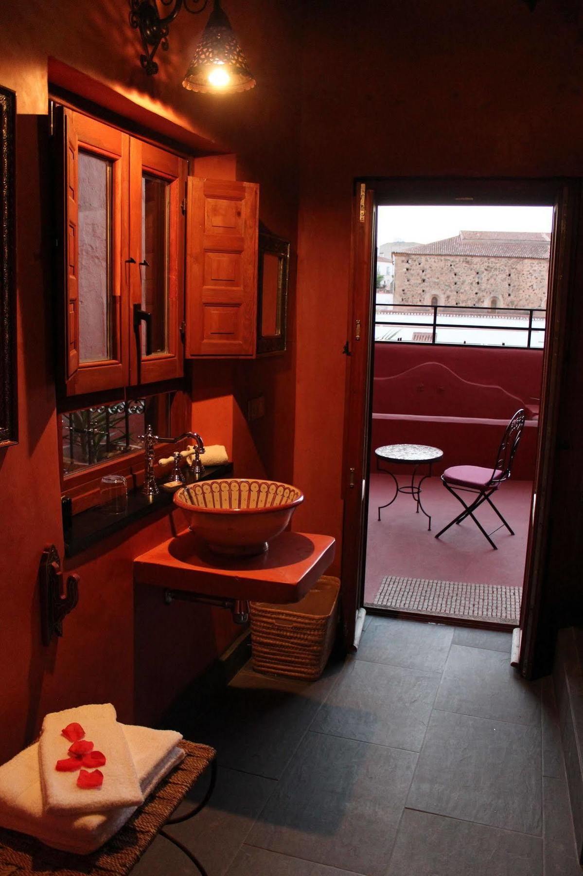 Hotel La Boheme Касерес Экстерьер фото