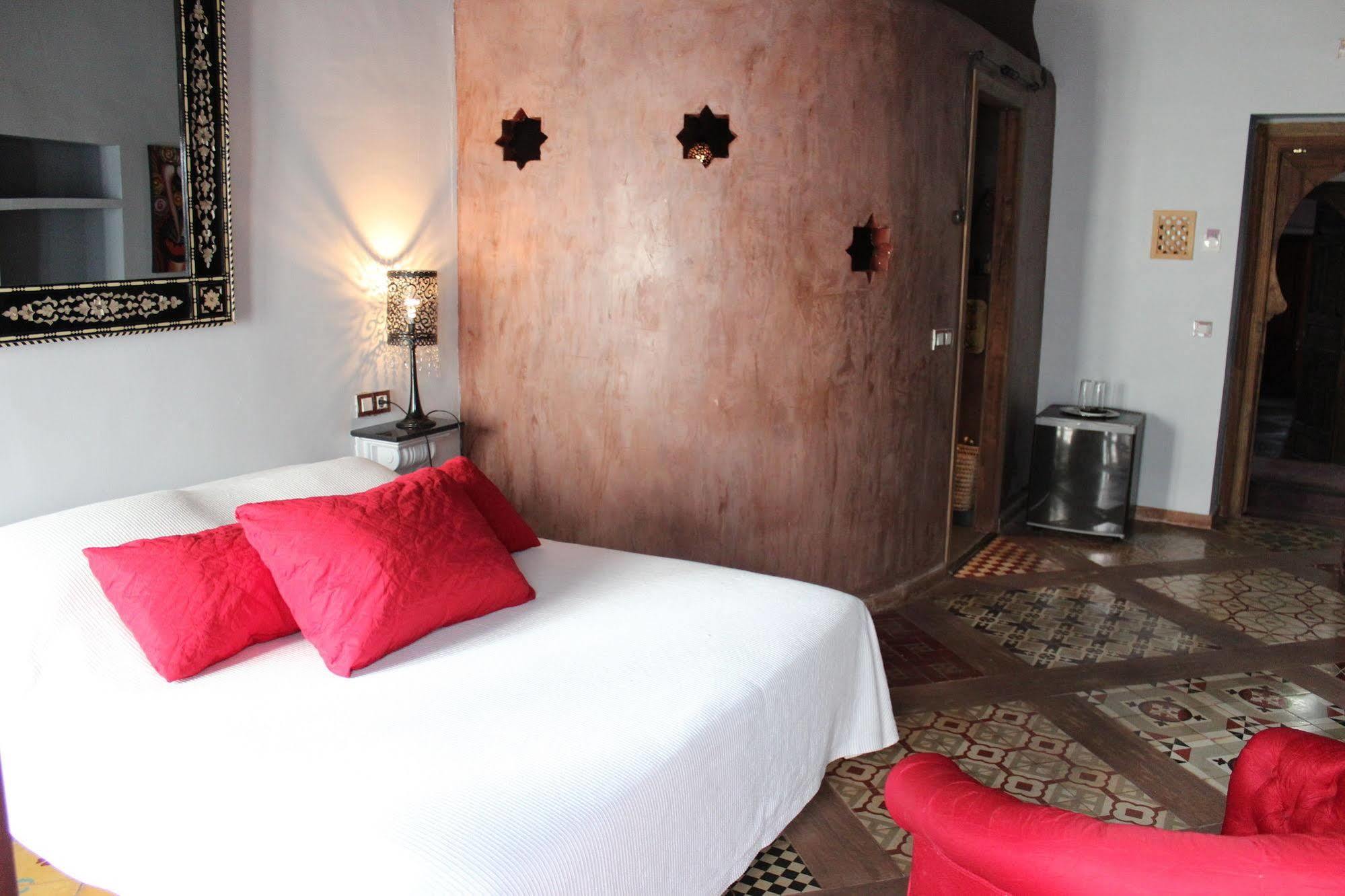Hotel La Boheme Касерес Экстерьер фото